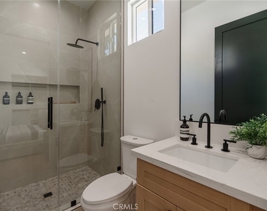 5817 Cantaloupe Avenue - Photo Thumbnail 38