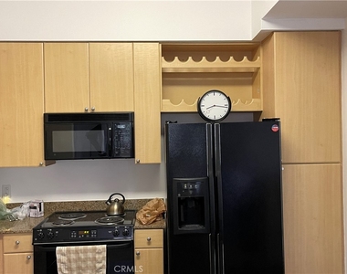 388 E Ocean Boulevard - Photo Thumbnail 5