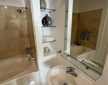 388 E Ocean Boulevard - Photo Thumbnail 9