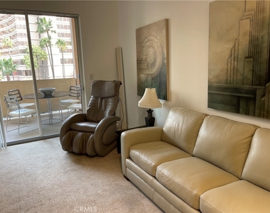 388 E Ocean Boulevard - Photo Thumbnail 2
