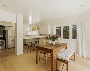 5924 Hayes Avenue - Photo Thumbnail 7