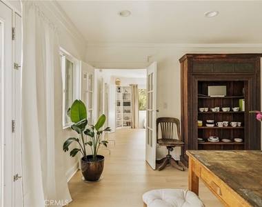 5924 Hayes Avenue - Photo Thumbnail 9