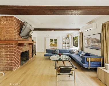 5924 Hayes Avenue - Photo Thumbnail 2