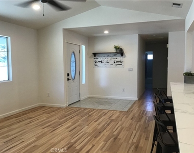 1480 Godell - Photo Thumbnail 4