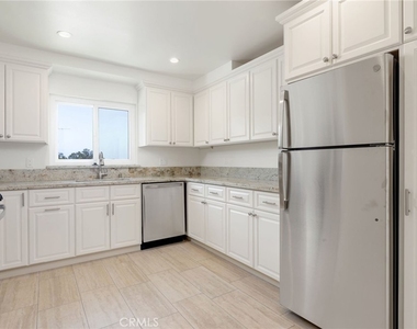 459 Landfair Avenue - Photo Thumbnail 8