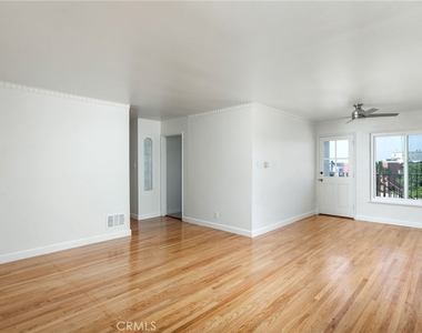 459 Landfair Avenue - Photo Thumbnail 10