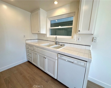 453 29th Street - Photo Thumbnail 6