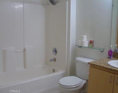 630 W 6th - Photo Thumbnail 5