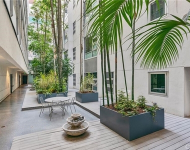630 W 6th - Photo Thumbnail 1
