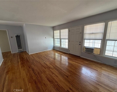 417 E Walnut - Photo Thumbnail 6