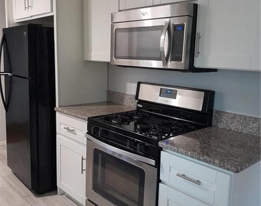 417 E Walnut - Photo Thumbnail 5