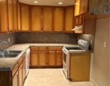 212 S Kraemer - Photo Thumbnail 4