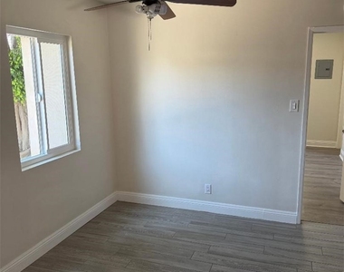 1013 S Tamarack - Photo Thumbnail 2