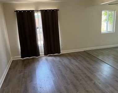 1013 S Tamarack - Photo Thumbnail 1