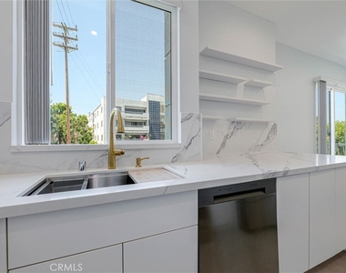 1556 S Bundy - Photo Thumbnail 8