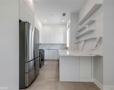 1556 S Bundy - Photo Thumbnail 6