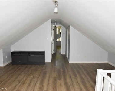 166 Cambridge - Photo Thumbnail 12