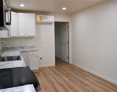 388 Parker - Photo Thumbnail 2