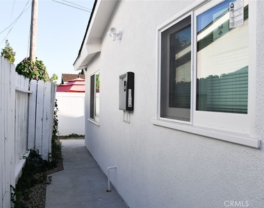 388 Parker - Photo Thumbnail 11