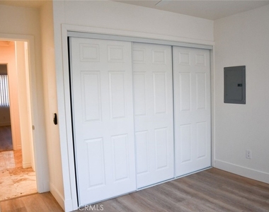 316 Parker - Photo Thumbnail 18