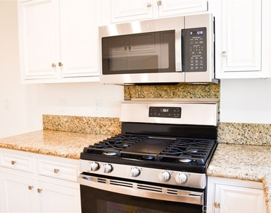 316 Parker - Photo Thumbnail 7