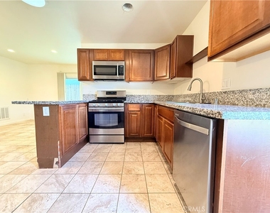 145 Park - Photo Thumbnail 3