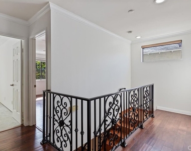 1001 N Monterey - Photo Thumbnail 10