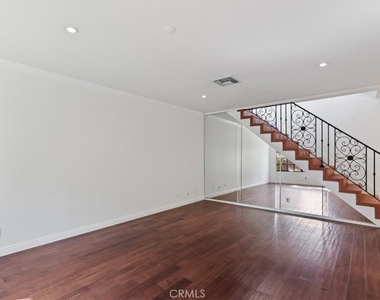 1001 N Monterey - Photo Thumbnail 5