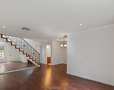 1001 N Monterey - Photo Thumbnail 4