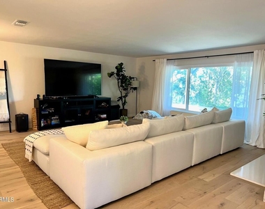 1609 Woodglen Lane - Photo Thumbnail 6