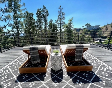 1609 Woodglen Lane - Photo Thumbnail 16