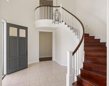 721 Owen Court - Photo Thumbnail 2