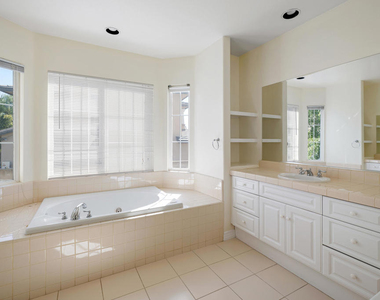 721 Owen Court - Photo Thumbnail 18