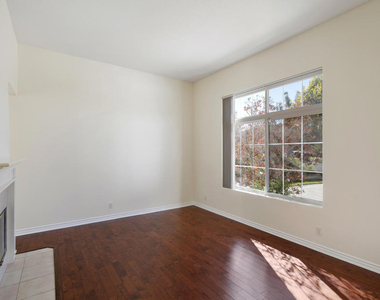 721 Owen Court - Photo Thumbnail 3