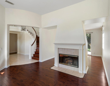 721 Owen Court - Photo Thumbnail 4