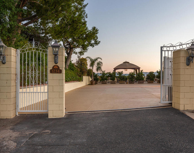 1234 E Tujunga Avenue - Photo Thumbnail 62