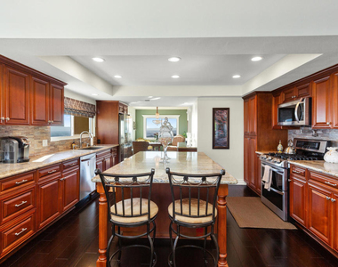 1234 E Tujunga Avenue - Photo Thumbnail 13