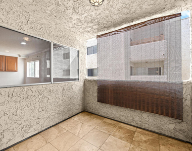 1339 N Columbus Avenue - Photo Thumbnail 14