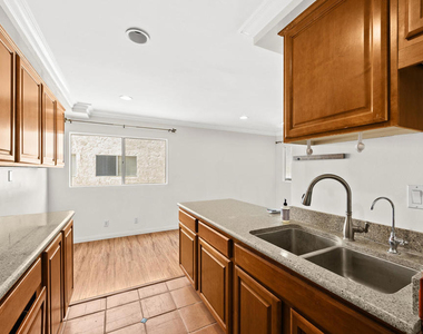 1339 N Columbus Avenue - Photo Thumbnail 13