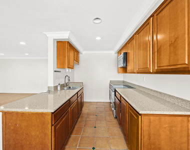 1339 N Columbus Avenue - Photo Thumbnail 11
