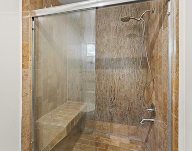1339 N Columbus Avenue - Photo Thumbnail 17