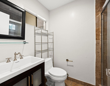 1339 N Columbus Avenue - Photo Thumbnail 16