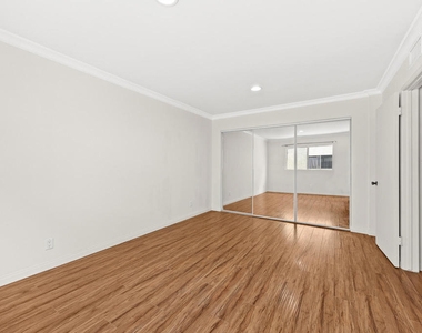 1339 N Columbus Avenue - Photo Thumbnail 19