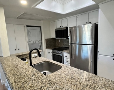 23335 La Crescenta - Photo Thumbnail 3