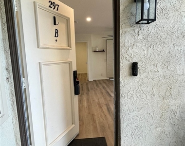 23335 La Crescenta - Photo Thumbnail 1