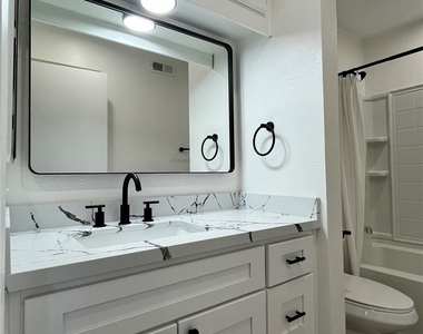 23335 La Crescenta - Photo Thumbnail 15