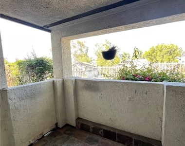 23335 La Crescenta - Photo Thumbnail 6