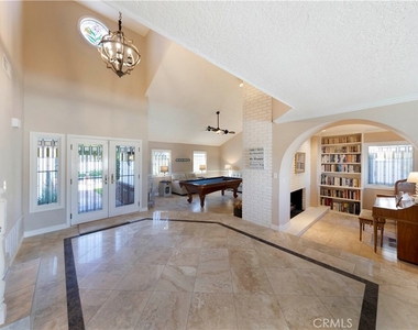 30932 Colonial Place - Photo Thumbnail 2