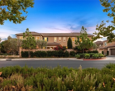 11 Golf Drive - Photo Thumbnail 2