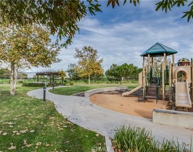 11 Golf Drive - Photo Thumbnail 52